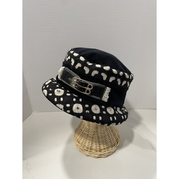 Nordstrom So French Velvet Safety Pin Bucket Hat